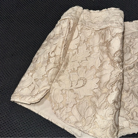 Diane Von FURSTENBERG Women’s Sz 6 Floral Lace High Rise Shorts Elegant Designer - Picture 6 of 10